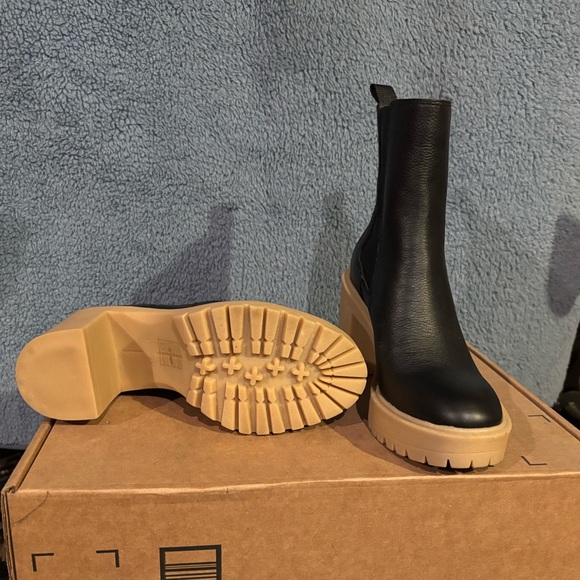 Dolce Vita Women's Coen H2o Fashion Boot (New no box) - Picture 4 of 4